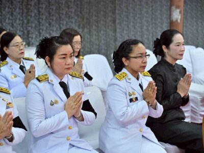 ผู้ตรวจเงินแผ่นดิน (สตภ.3) และข้าราชการสำนักตรวจเงินแผ่นดินจังหวัดนครปฐม เข้าร่วมพิธีบำเพ็ญกุศลสวดพระอภิธรรม เพื่ออุทิศถวายเป็นพระราชกุศลแด่ สมเด็จพระนางเจ้าสิริกิต์ พระบรมราชินีนาถพระบรมราชชนนีพันปีหลวง ณ ศาลากองอำนวยการ องค์พระปฐมเจดีย์ อำเภอเมืองนครปฐม จังหวัดนครปฐม