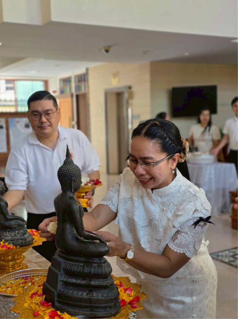 สำนักงานการตรวจเงินแผ่นดินภูมิภาคที่ 3 (จังหวัดนครปฐม) จัดพิธีเจริญพระพุทธมนต์ และรดน้ำขอพร เนื่องในวันสงกรานต์ ประจำปี 2569